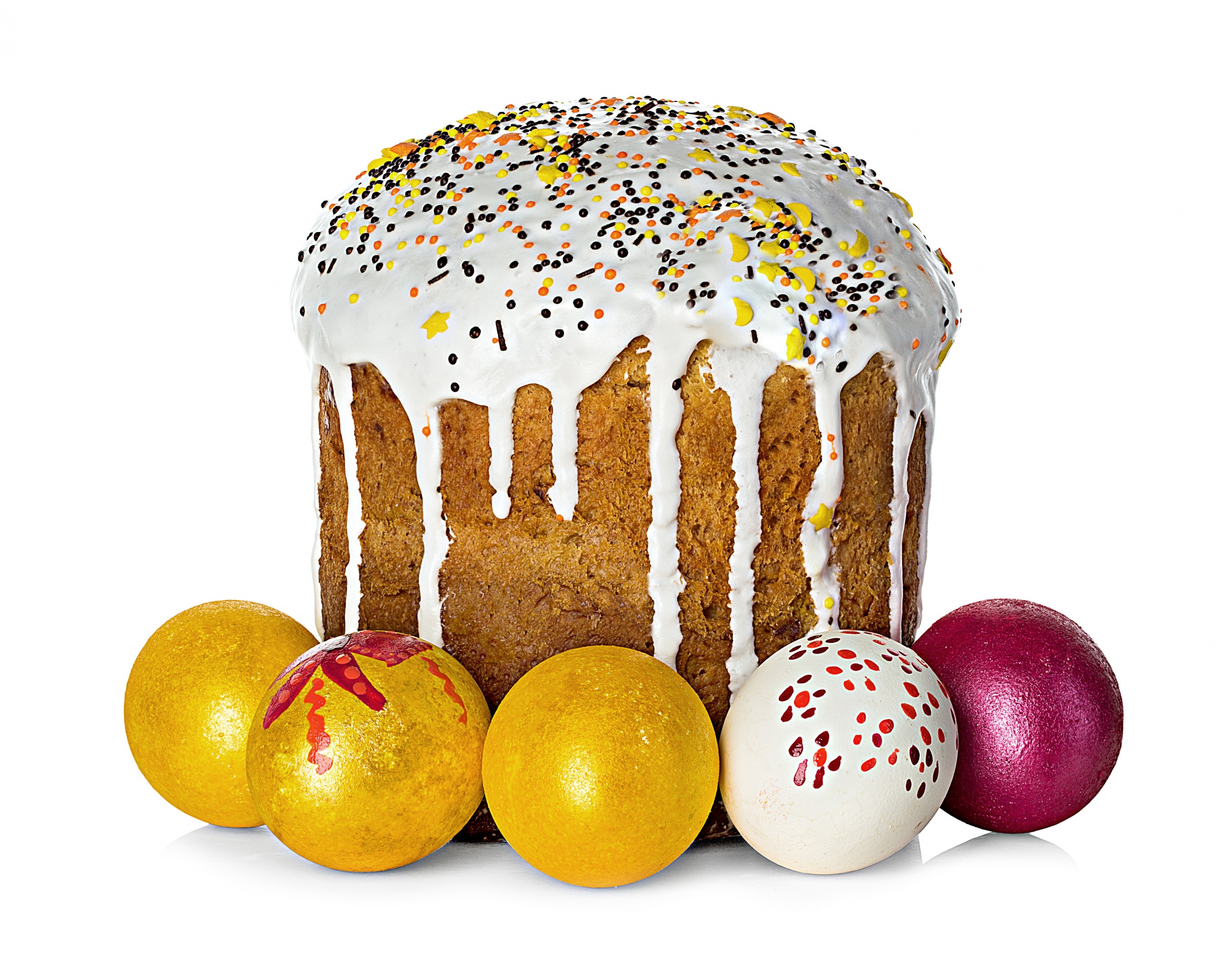 Holidays_Easter_Baking_Kulich_White_background_518370_2425x1920.jpg - 1.10 MB